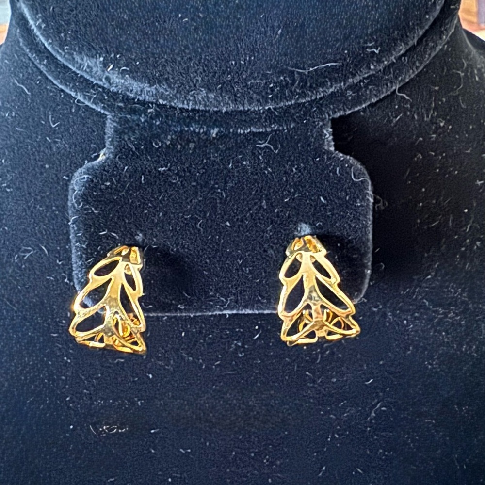 Napier Gold-Tone Leaf Design Earrings - clip on